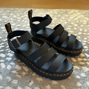 Doc Marten Vegan Blair fisherman sandals